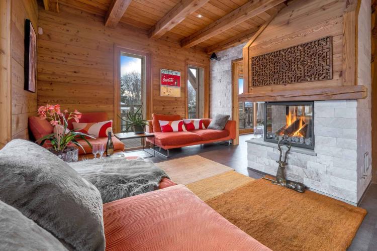 Un chalet Bayrou à vendre dans la région de Villars-sur-Ollon - L'art de la construction alpine de Megève à Crans-Montana