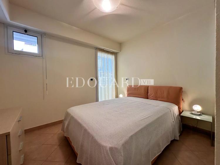 En exclusivité deux pièces avec terrasse, magnifique vue mer panoramique et spacieux parking
