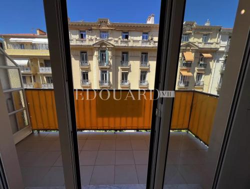 Deux pièces à vendre en bon état avec terrasse et possibilité garage, exclusivité