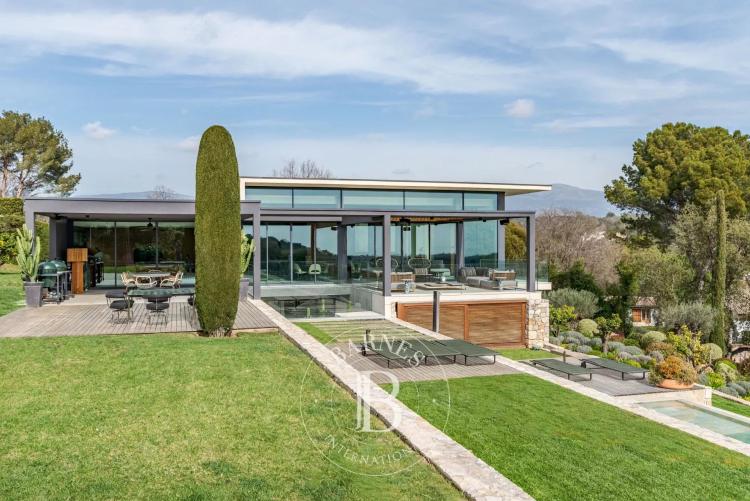 Entre Cannes et Nice - Domaine fermé - Contemporaine d’exception - Vue mer