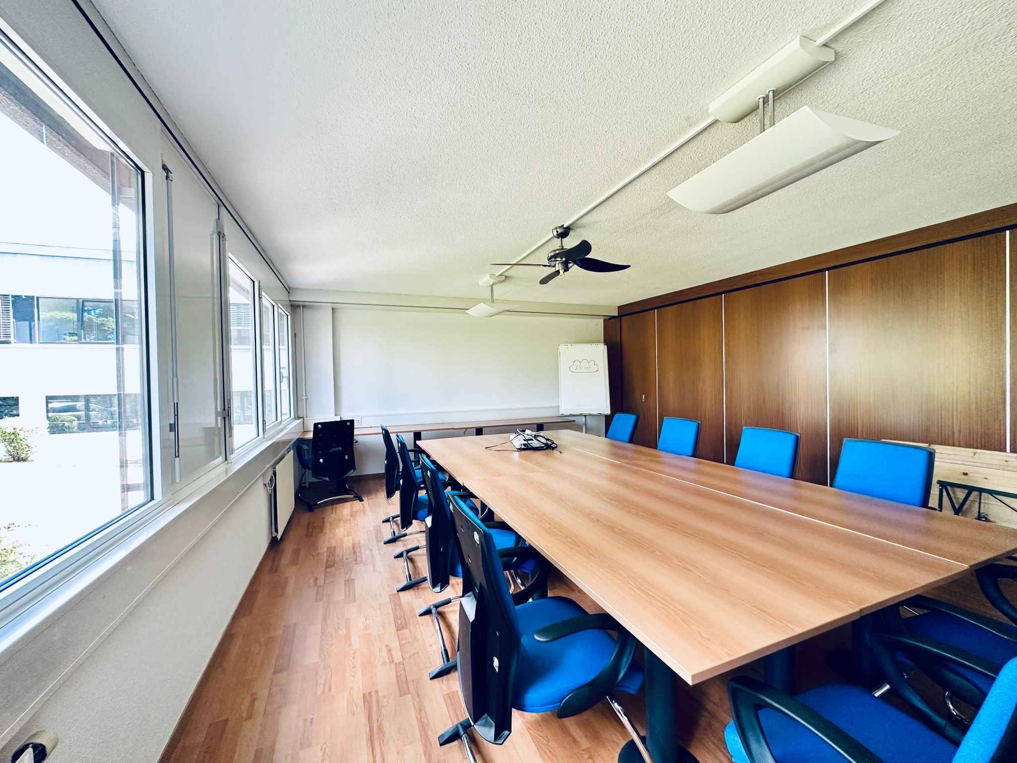 Bureaux, locaux de 370 m2 divisibles à louer à Lausanne