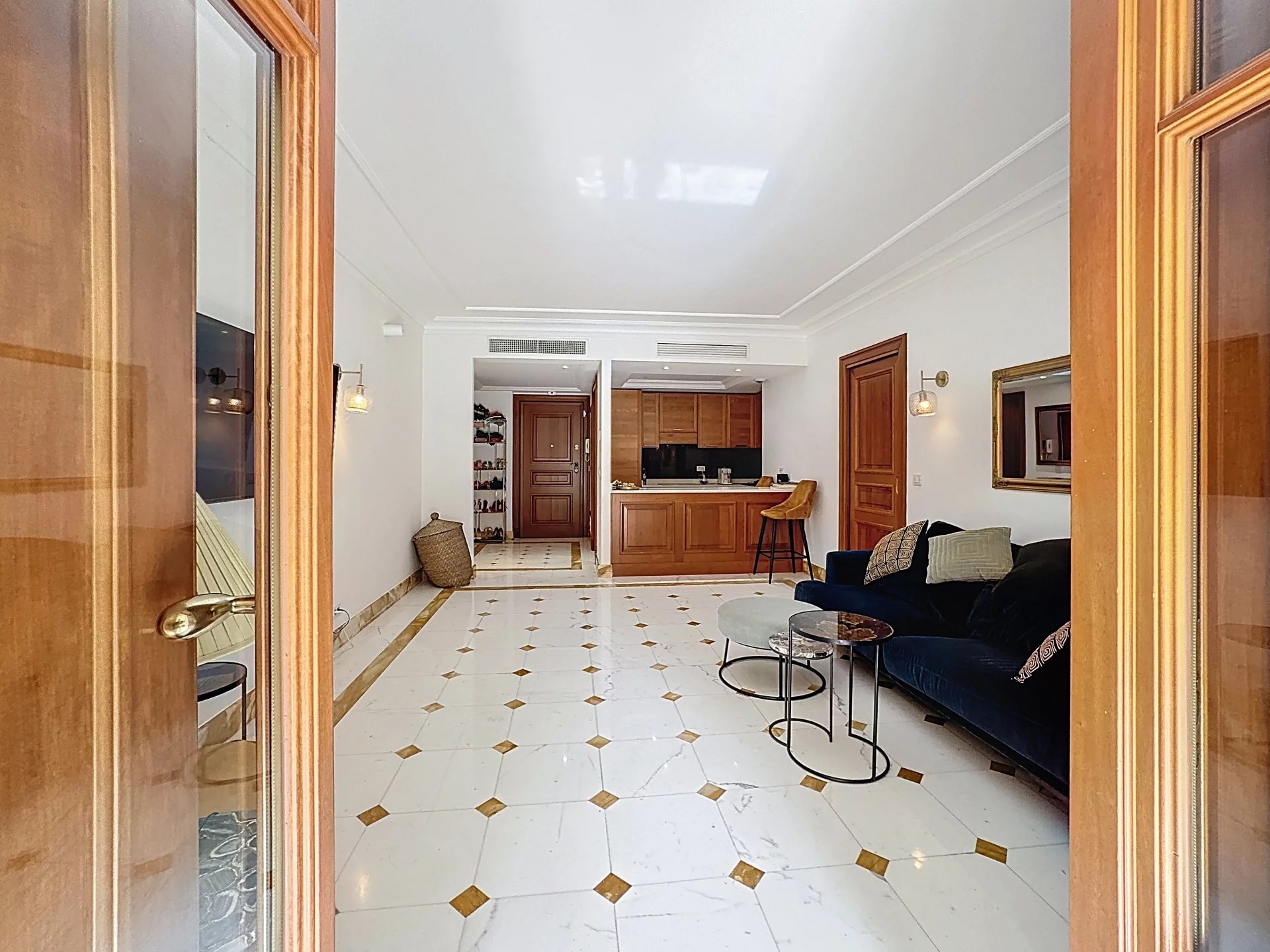 CANNES OXFORD 2P REZ DE JARDIN