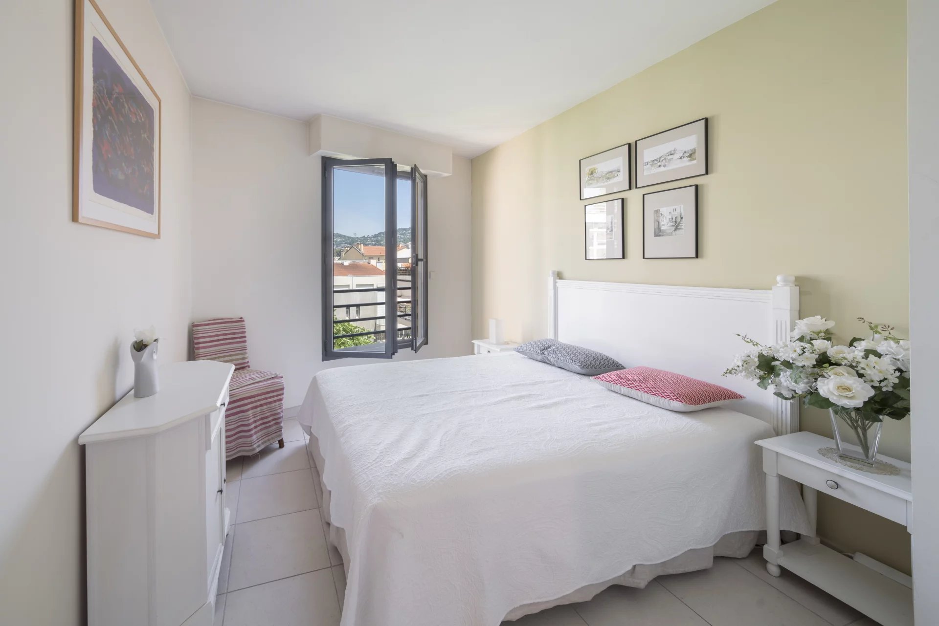 CANNES CENTRE – LIMITROPHE BANANE • SUPERBE DUPLEX 121 M²  TERRASSE APERCU MER 2 PARKINGS