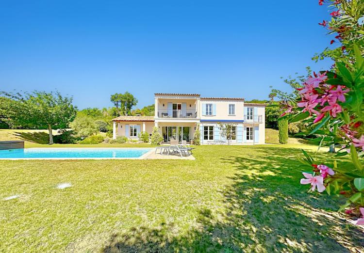 Villa dans un domaine sécurisé à vendre à Grimaud