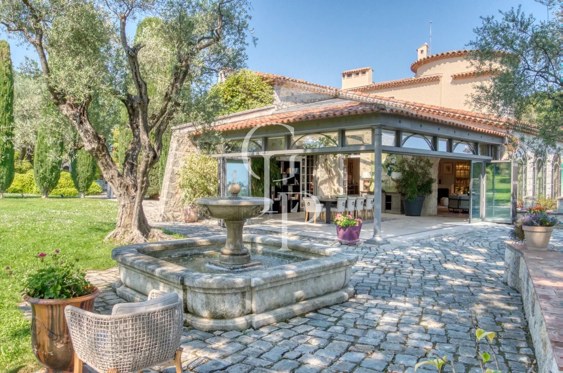DOMAINE DE MOUGINS