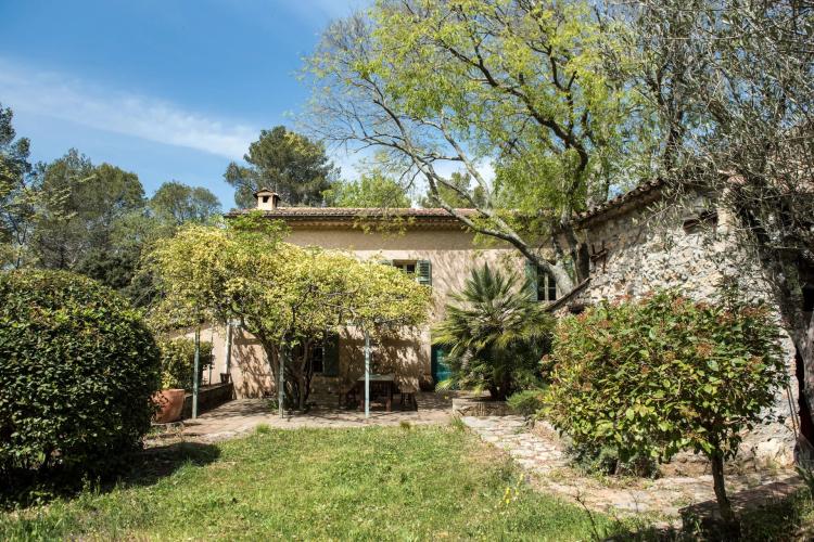 LORGUES BASTIDE DE CHARME DE 1789 DE 287 M2 SUR 2,5HA DE TERRAIN
