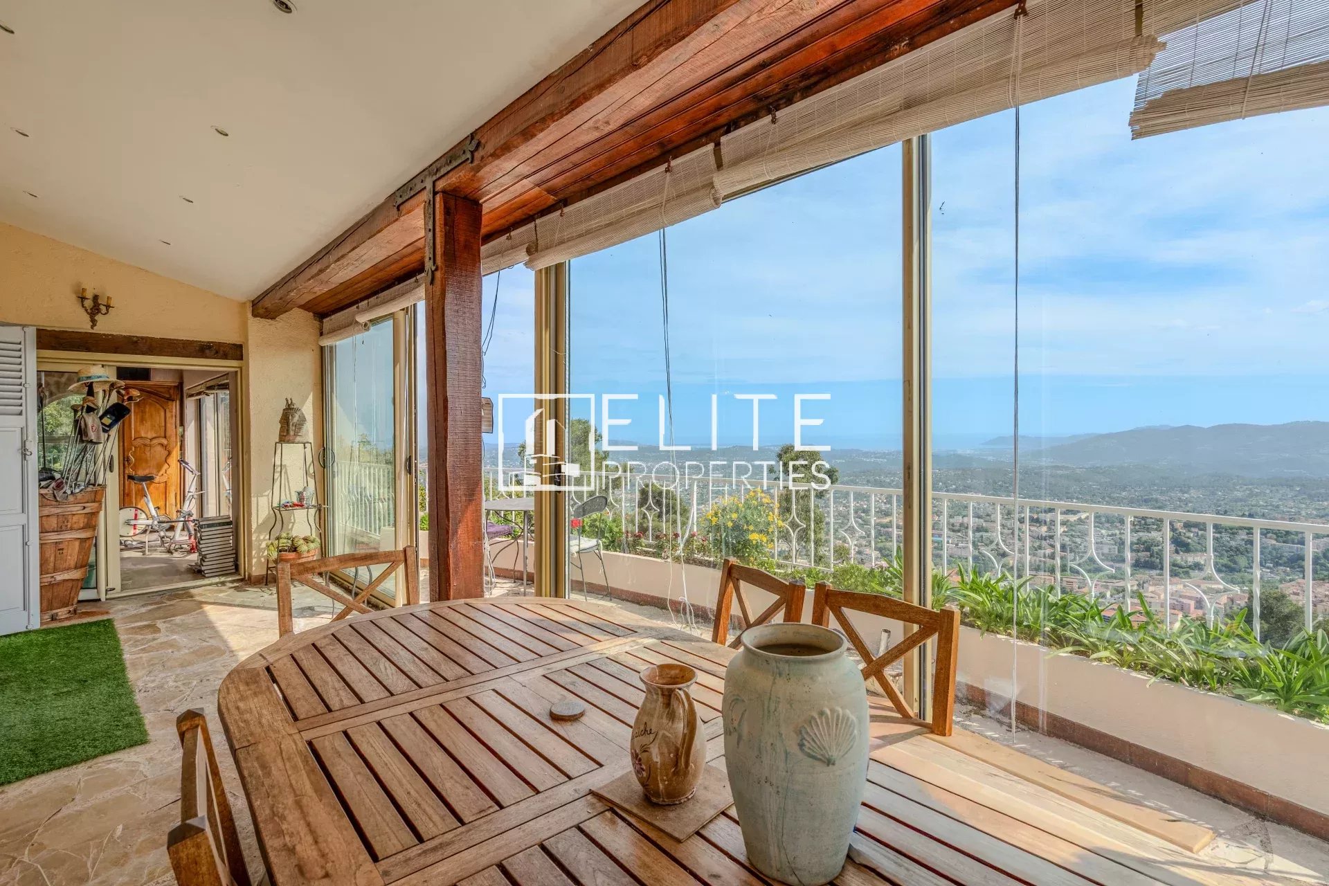 GRASSE - VILLA 221m2 6 pièces