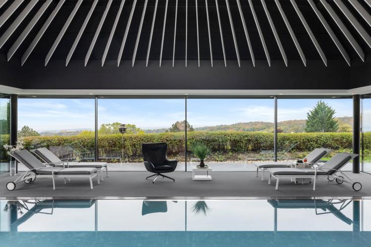 Propriété D'exception Avec Piscine Intérieure Et Vue Sur Le Lac Léman
