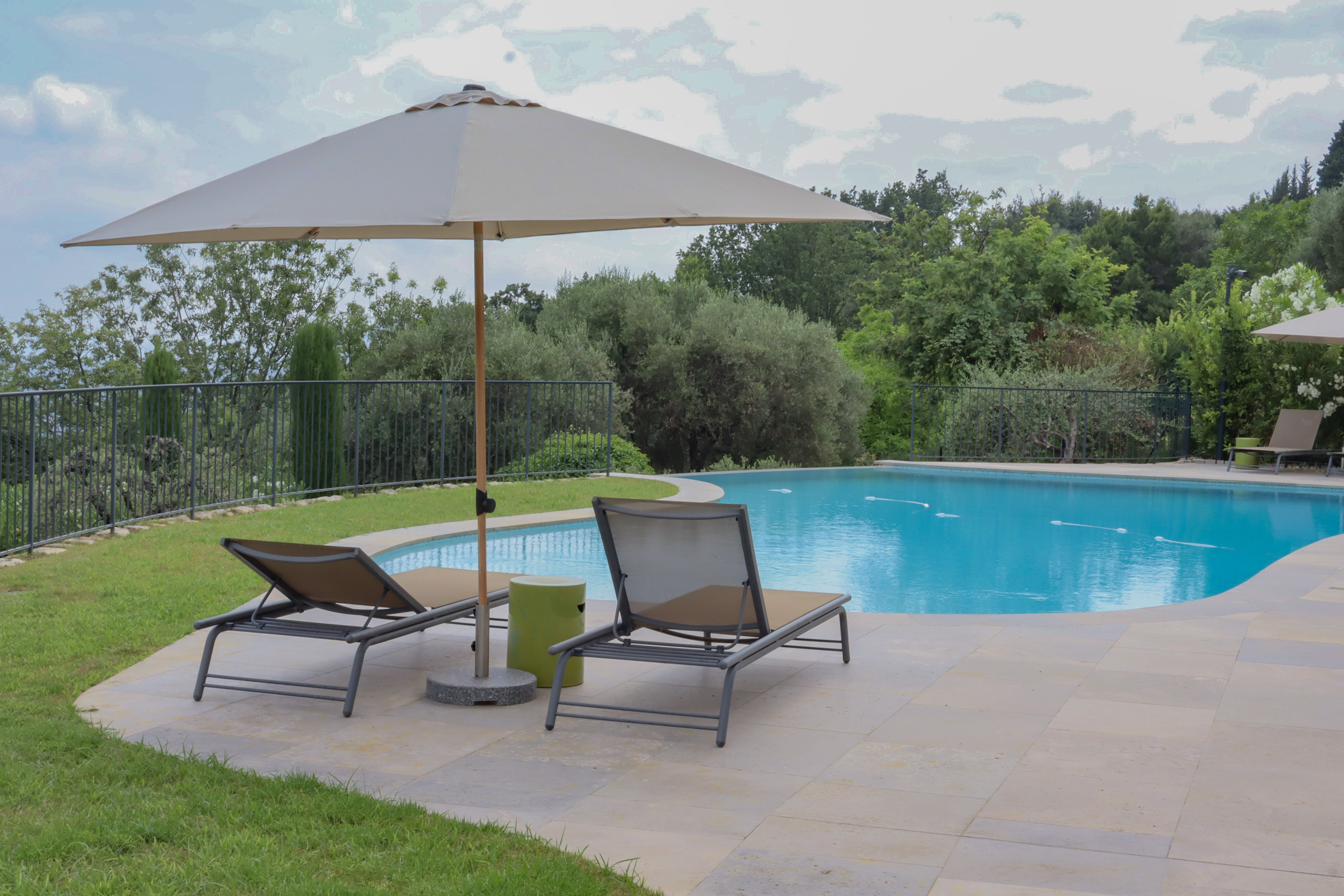 CHATEAUNEUF DE GRASSE - SUBLIME VILLA RÉNOVÉE