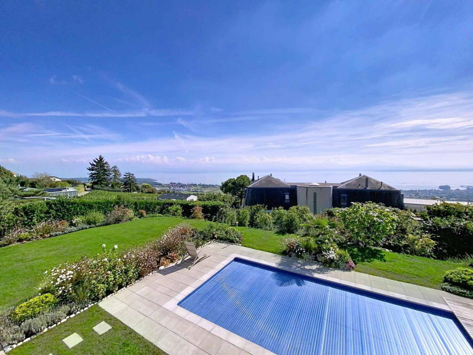 Propriété d’exception avec vue panoramique sur le lac et le Mont-Blanc