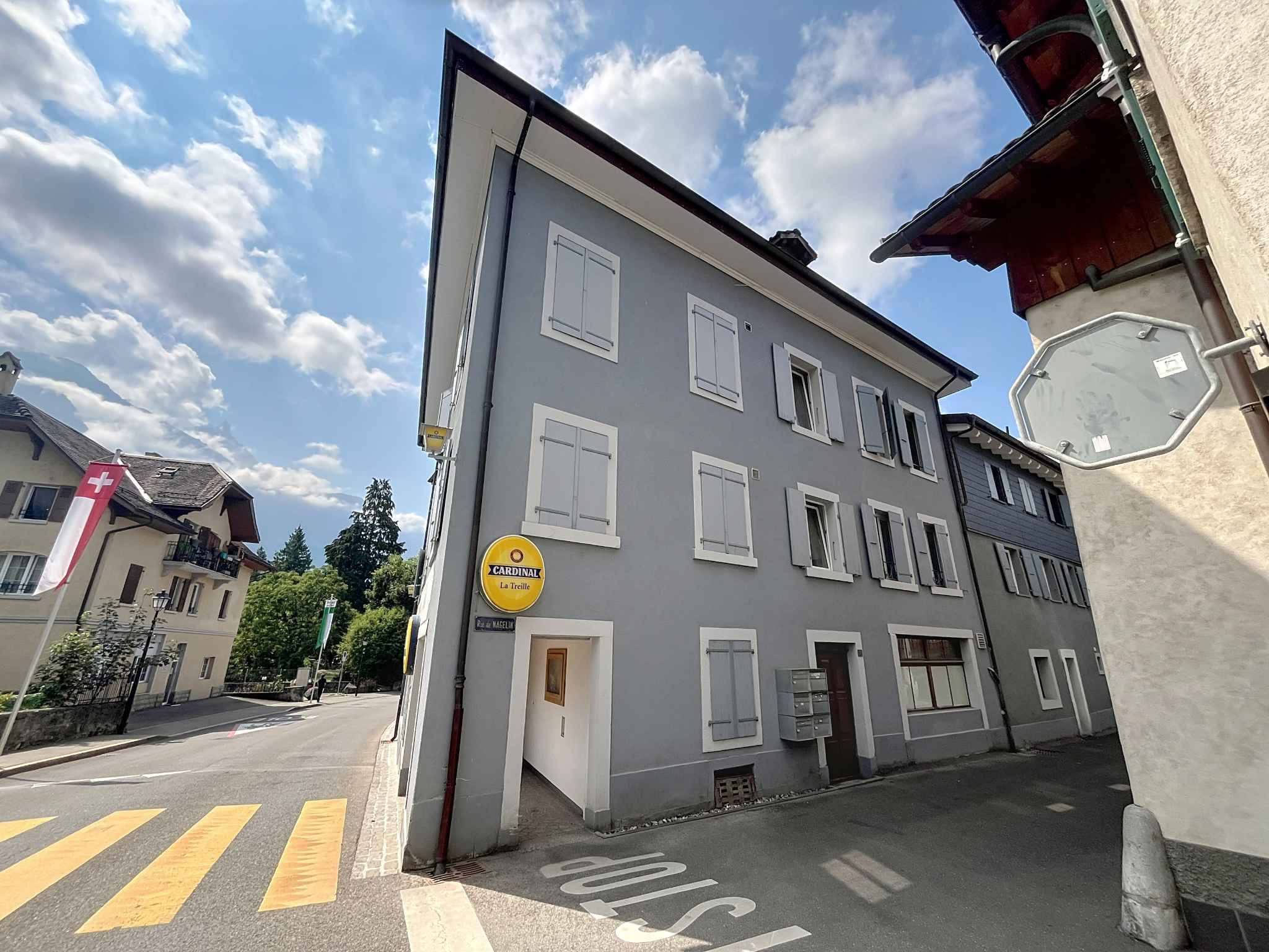 IMMEUBLE DE RENDEMENT AVEC LOCAL COMMERCIAL ET APPARTEMENTS