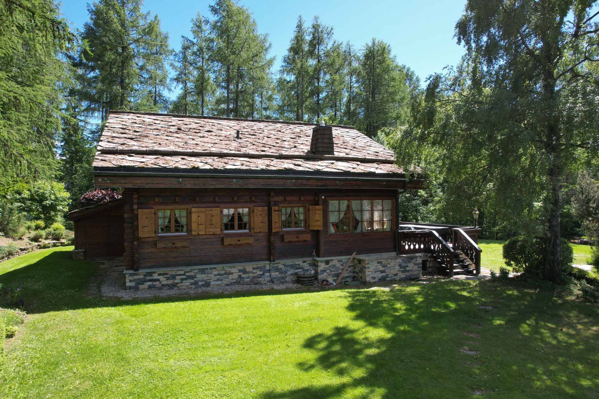 Splendide chalet avec son mazot sur une magnifique parcelle