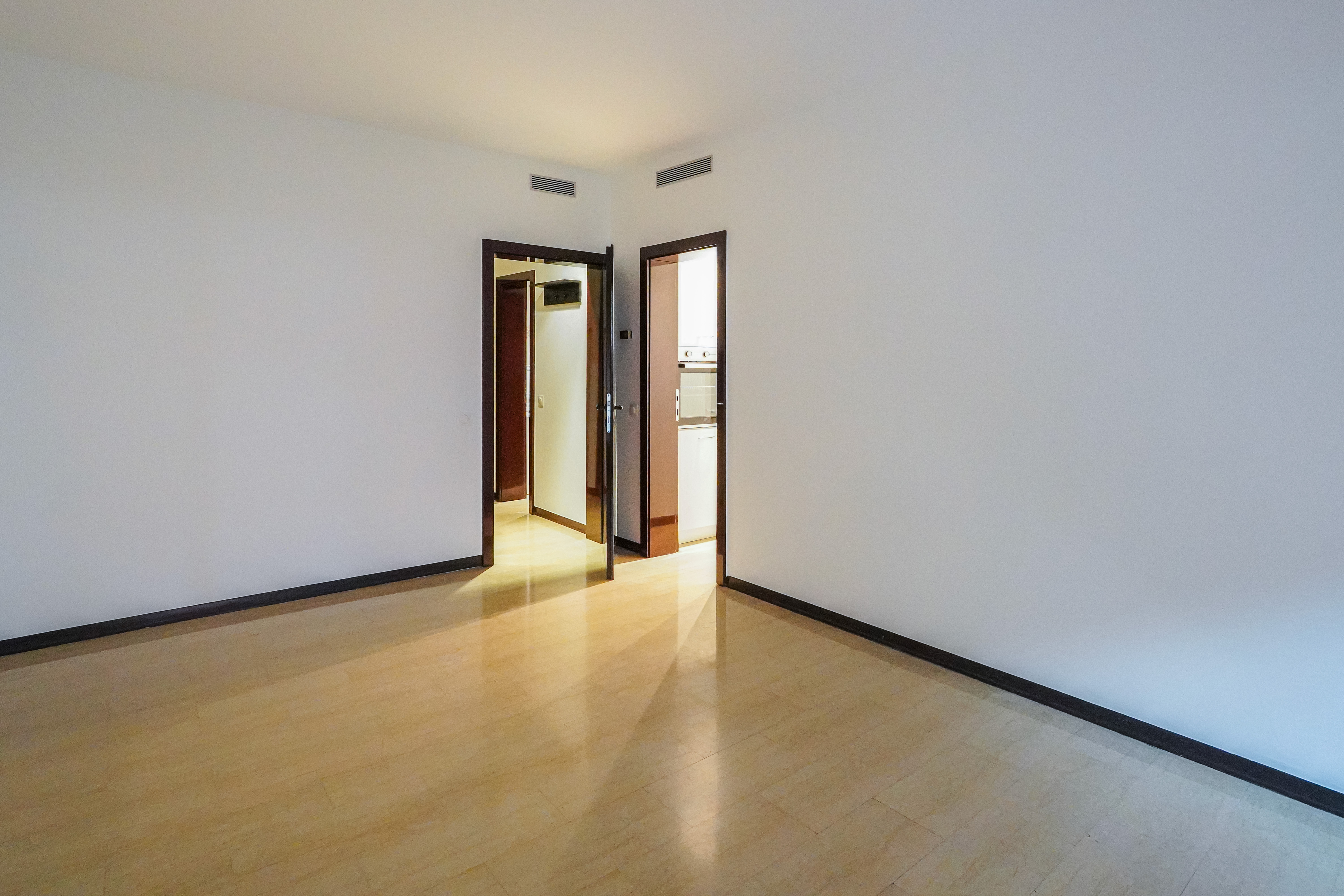 SOUS OFFRE - FONTVIEILLE MARINA - STUDIO - IDÉAL INVESTISSEMENT