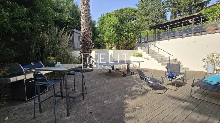 MAISON 5 PIÈCES  112 m² – VUE MER & PISCINE – CANNES