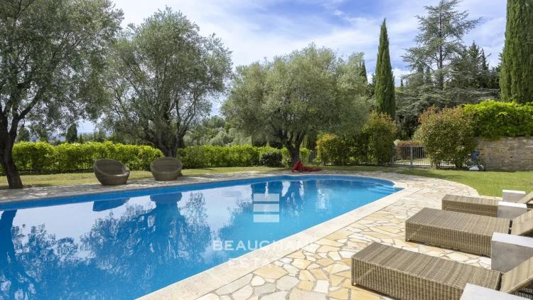 Propriété provençale en pierre 5 chambres avec vue mer - Grasse