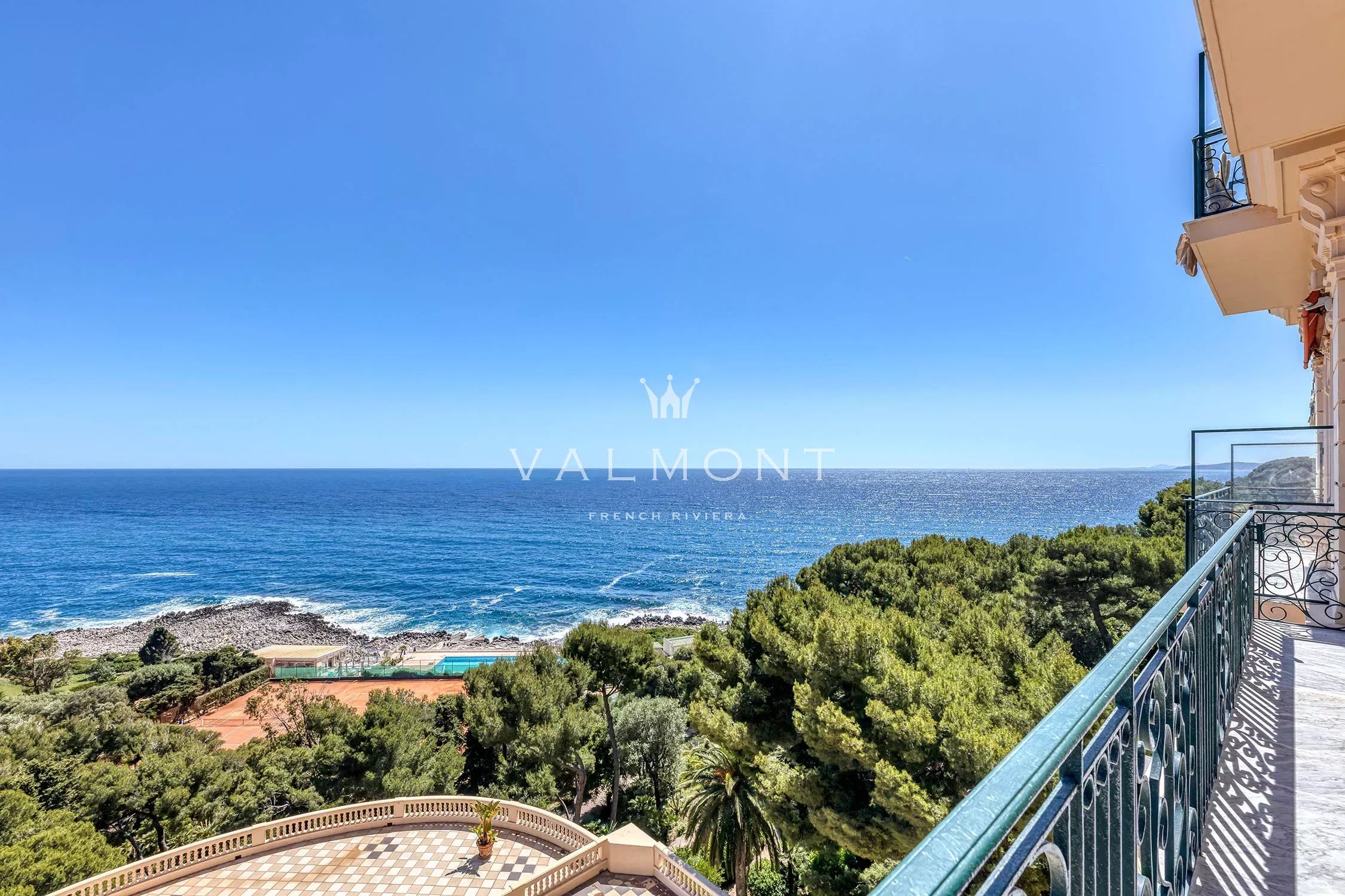 Appartement Belle Époque front de mer proche de Monaco