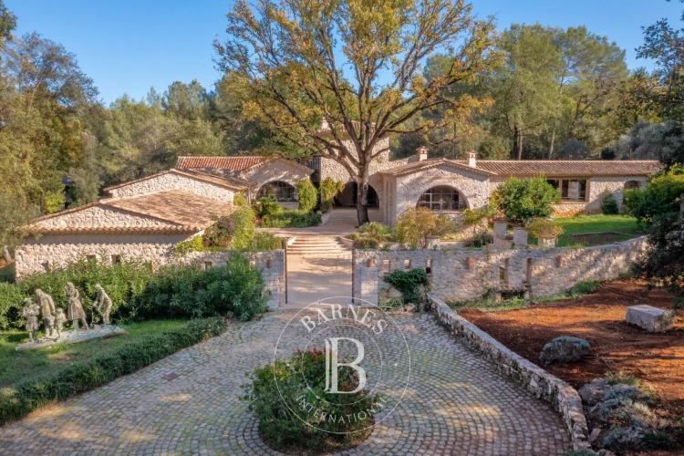 Entre Cannes et Monaco - Unique domaine équestre 23 hectares avec bastide en pierre