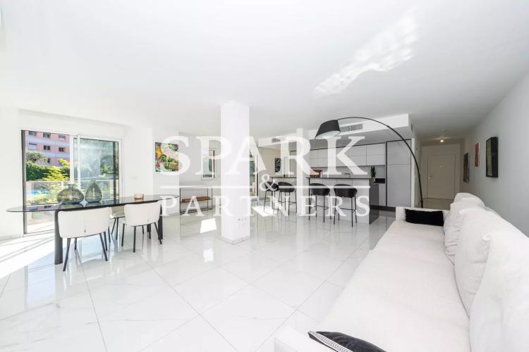 Roqbrune Cap Martin - Moderne appartement de 3 pièces avec jardin