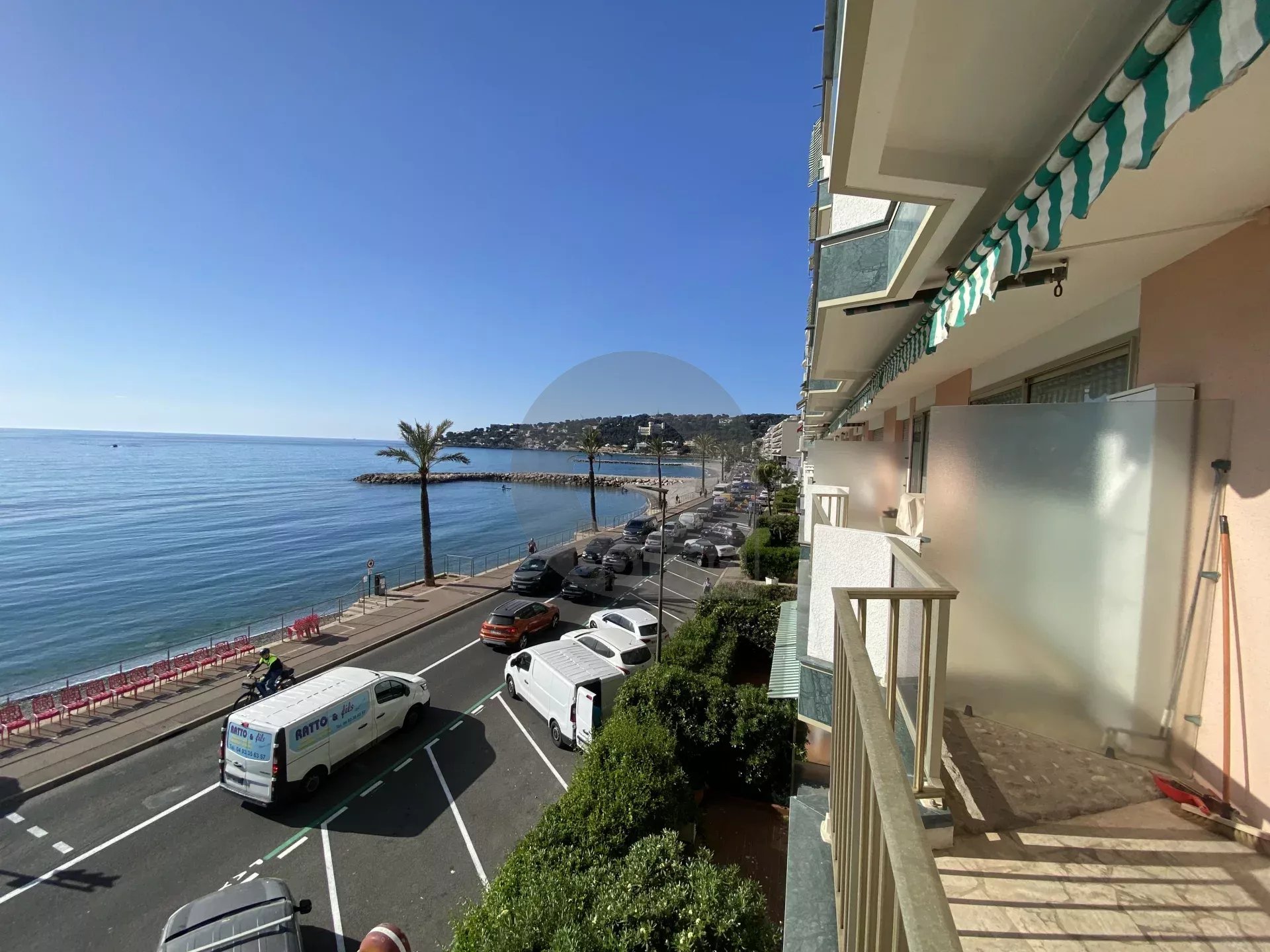 FRONT DE MER 2P 43M2 AVEC TERRASSE 12M2 CAVE