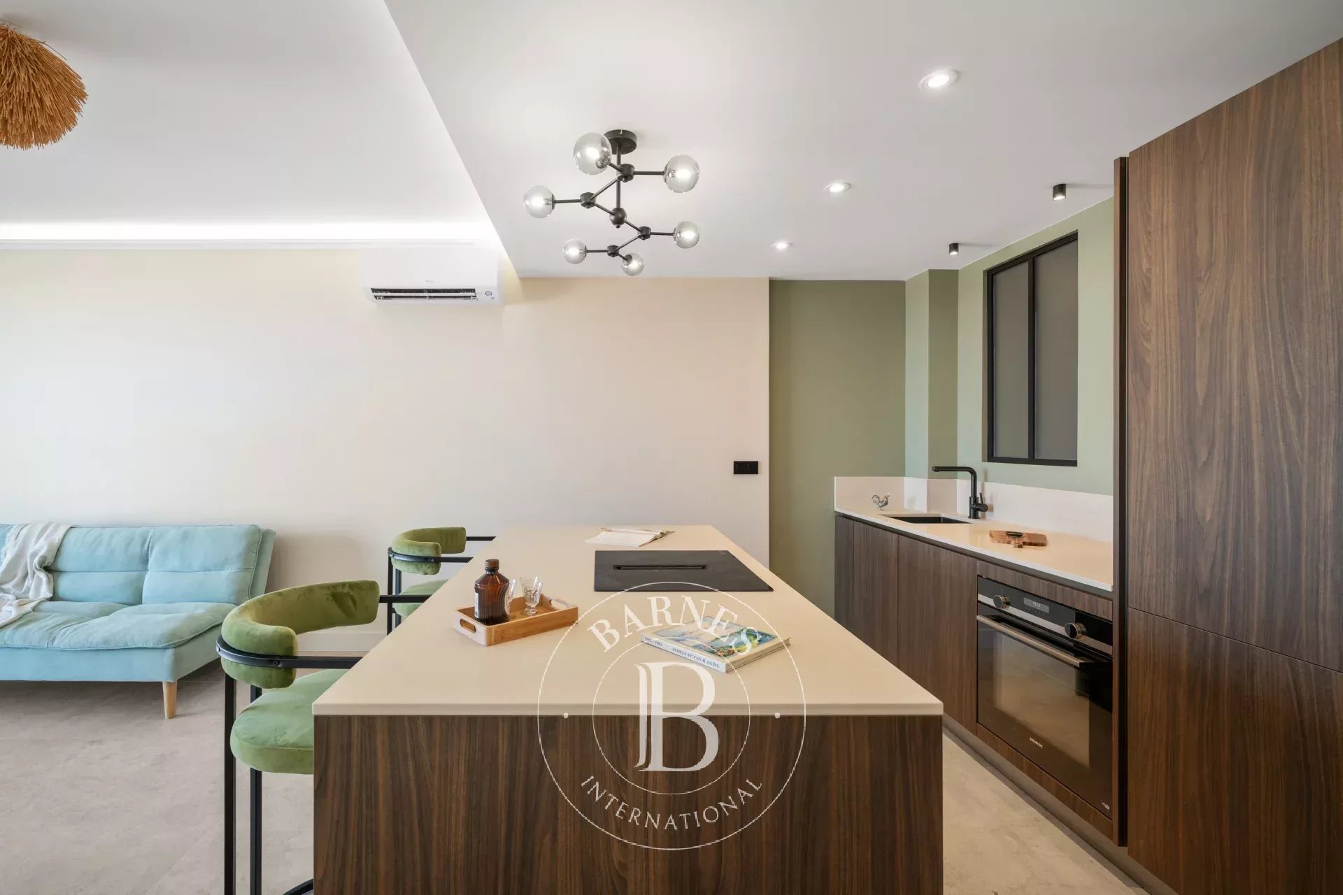 BEAULIEU-SUR-MER – APPARTEMENT D’EXCEPTION AU DERNIER ÉTAGE - VUE MER ET MONTAGNE
