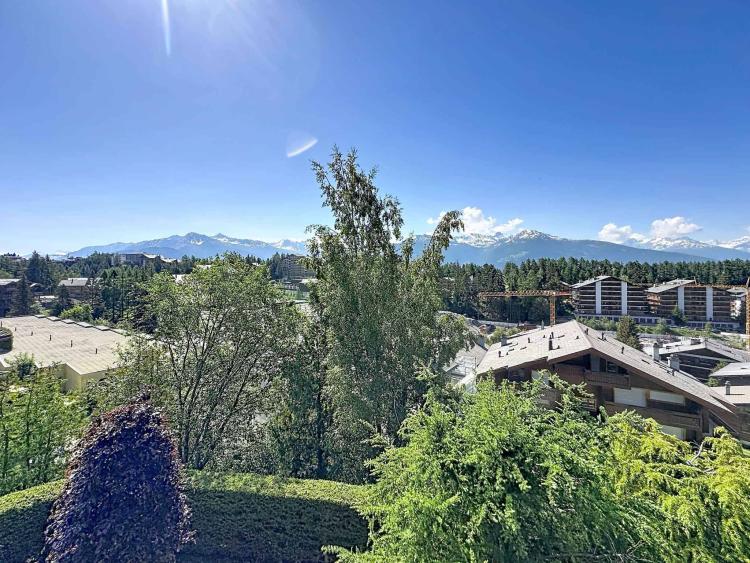 SPLENDIDE APPARTEMENT DE 5.5 PCES AVEC VUE PANORAMIQUE SUR LES ALPES À DEUX PAS DU CENTRE