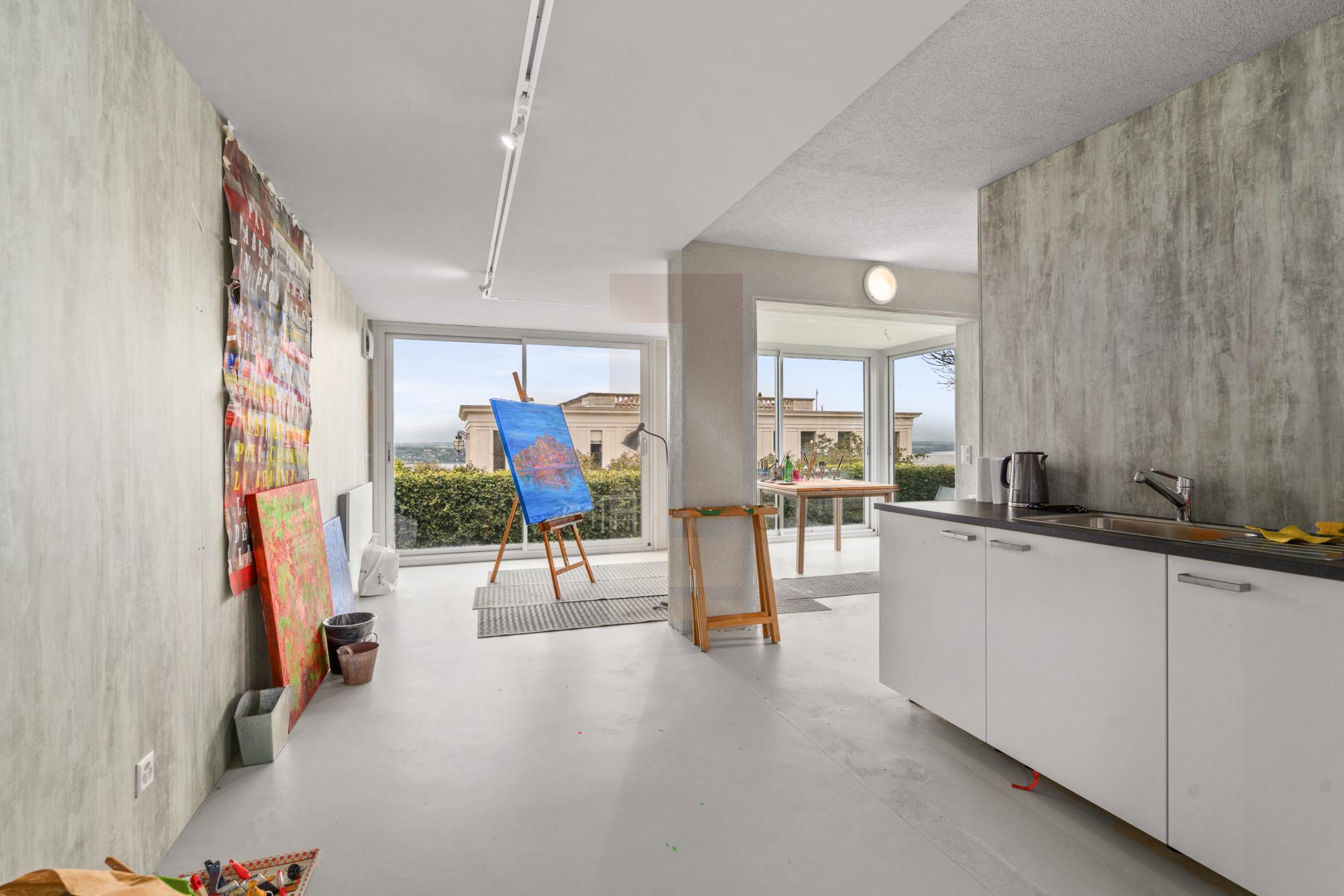 Maison d'architecte à Cologny avec piscine et vue lac