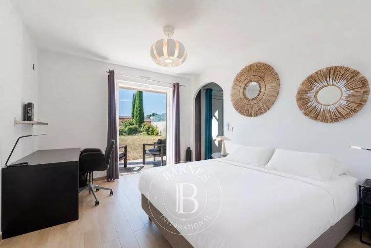 BIOT – Saint Julien – Villa contemporaine avec vue panoramique