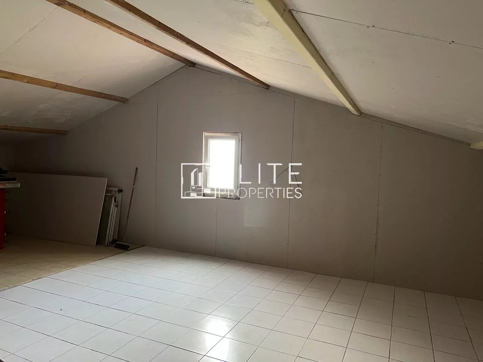 MAISON 280m² TOURRETTES