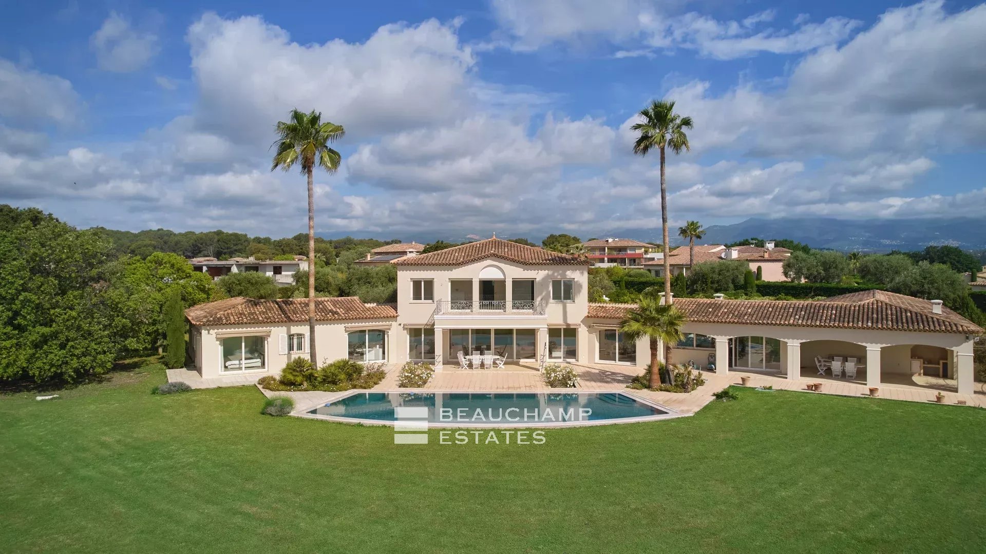 Propriété de charme 5 chambres avec vue mer  - Biot