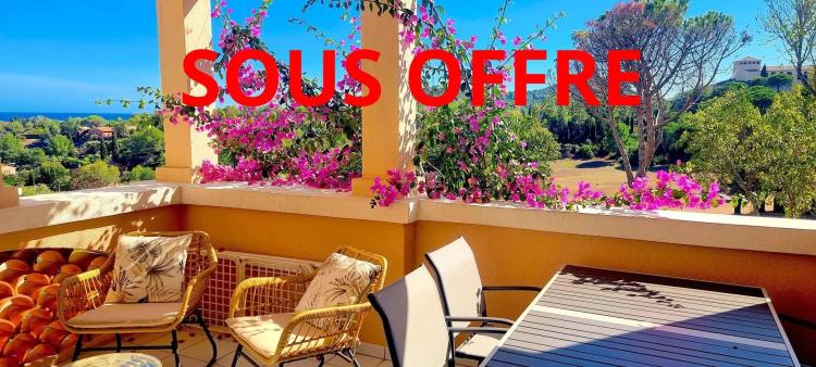 AGAY CAP ESTEREL SUPERBE 2 PIECES AVEC LARGE TERRASSE