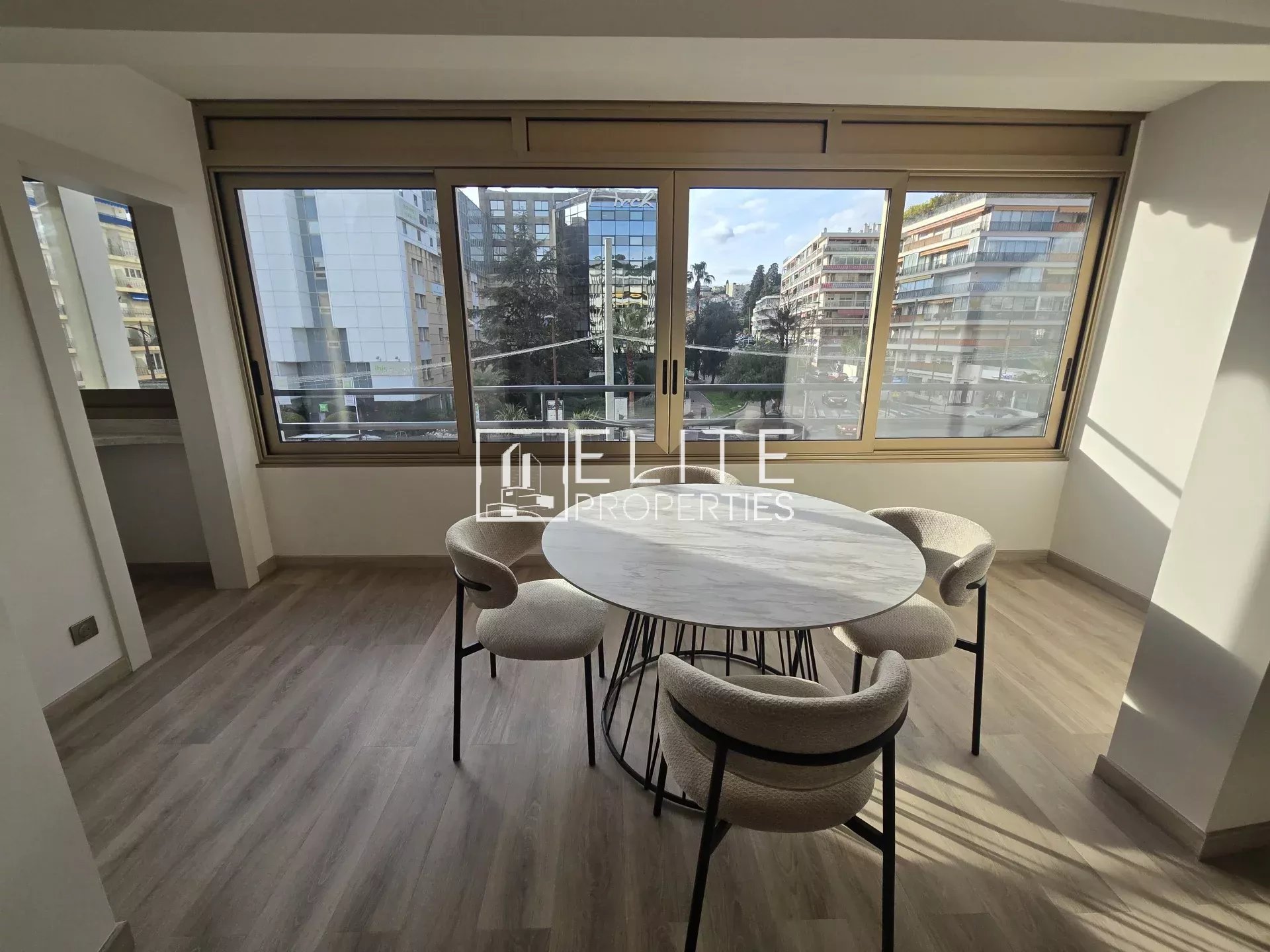 APPARTEMENT 3 PIÈCES DE 81m² + GARAGE ET CAVE – LE CANNET