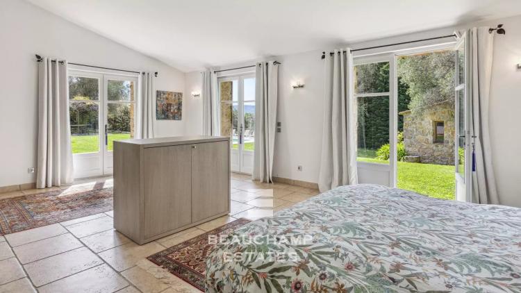Villa provençale 5 chambres avec vue colline - Mougins