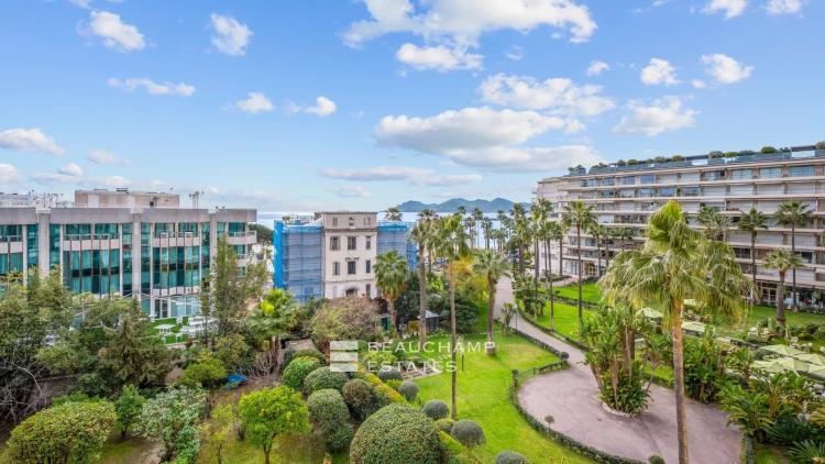 À deux pas de la Croisette – Appartement familial, Cannes, 4 chambres, volumes généreux & cave