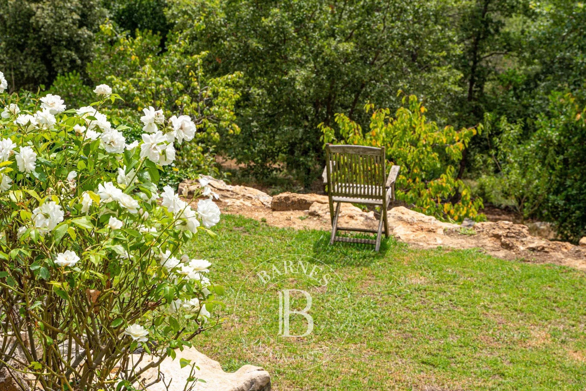 Valbonne - Unique propriété à pied du village - Terrain 1,6 hectare