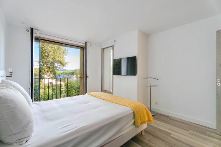 Propriété clé en main vue mer à vendre à Gassin