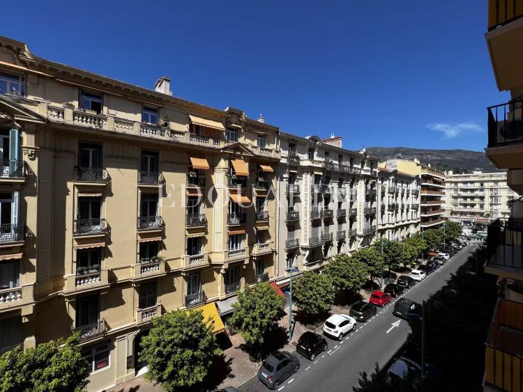 Deux pièces à vendre en bon état avec terrasse et possibilité garage, exclusivité
