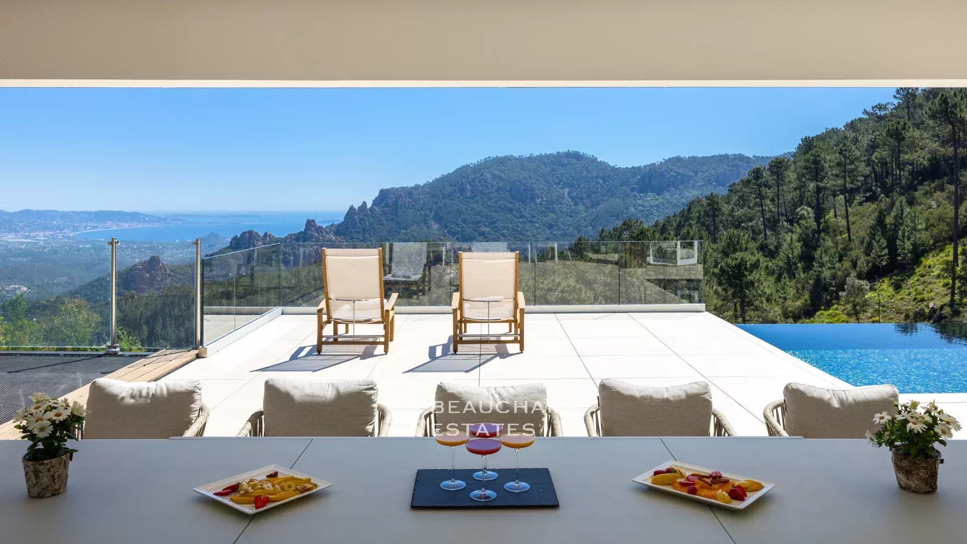 Villa contemporaine - 5 chambres, vue mer et montagne