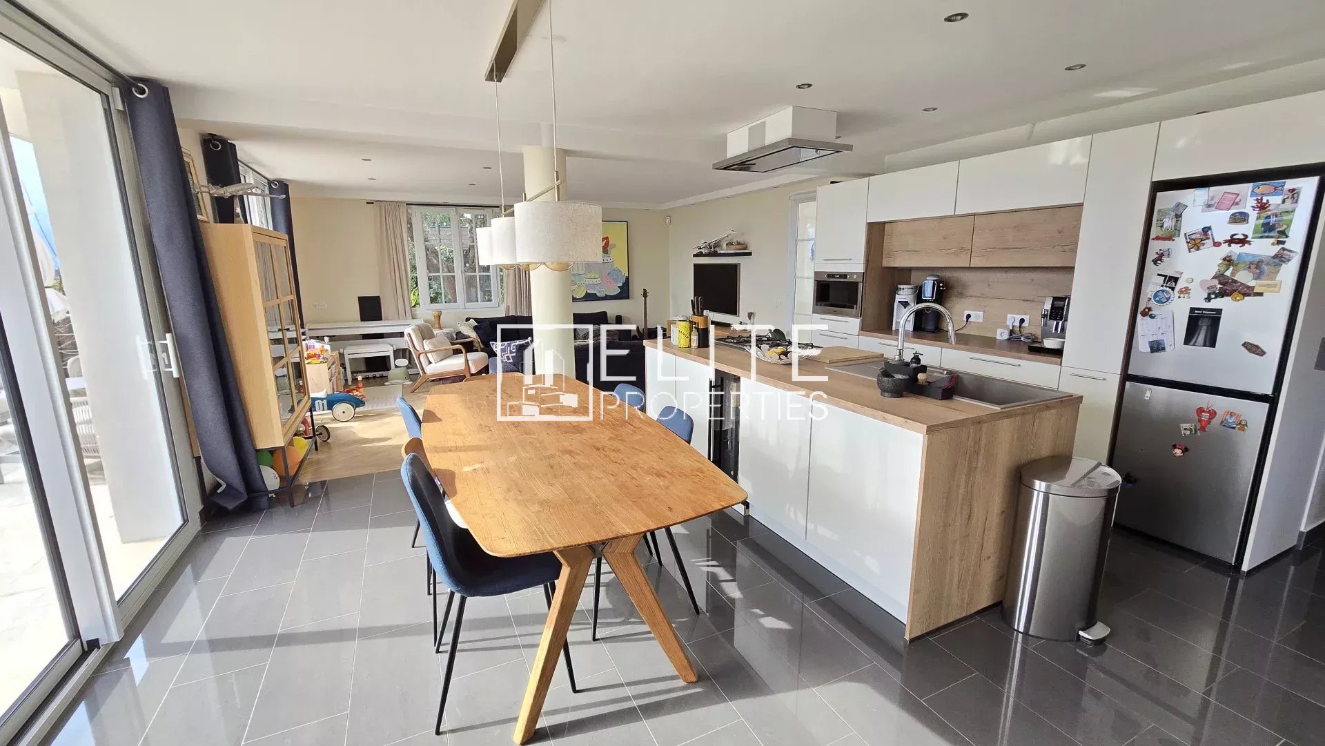 MAISON 6 PIÈCES DE 146 m² – VUE PANORAMIQUE MER & PISCINE – CABRIS