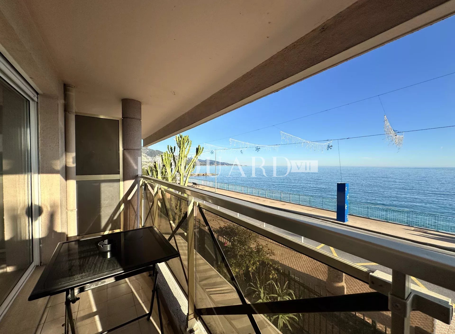 En exclusivité trois pièces avec balcon, splendide vue mer et garage, proche des écoles et du Parc Koaland
