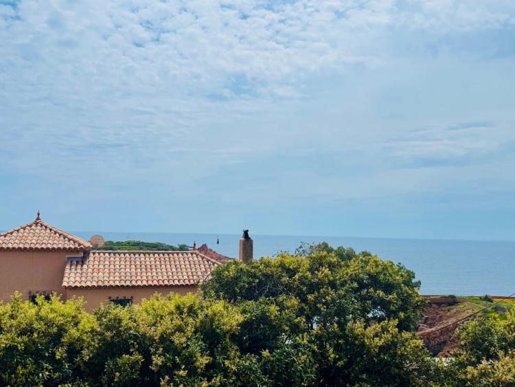 MAISON 8 PIECES ANTHEOR A RENOVER - VUE MER PANORAMIQUE - STUDIO INDEPENDANT
