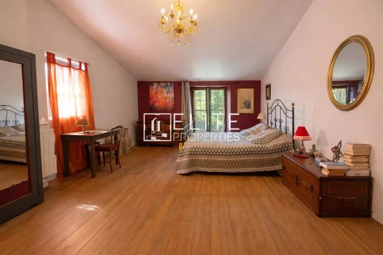 Grasse : Maison de Maître avec Potentiel Constructible Majeur !