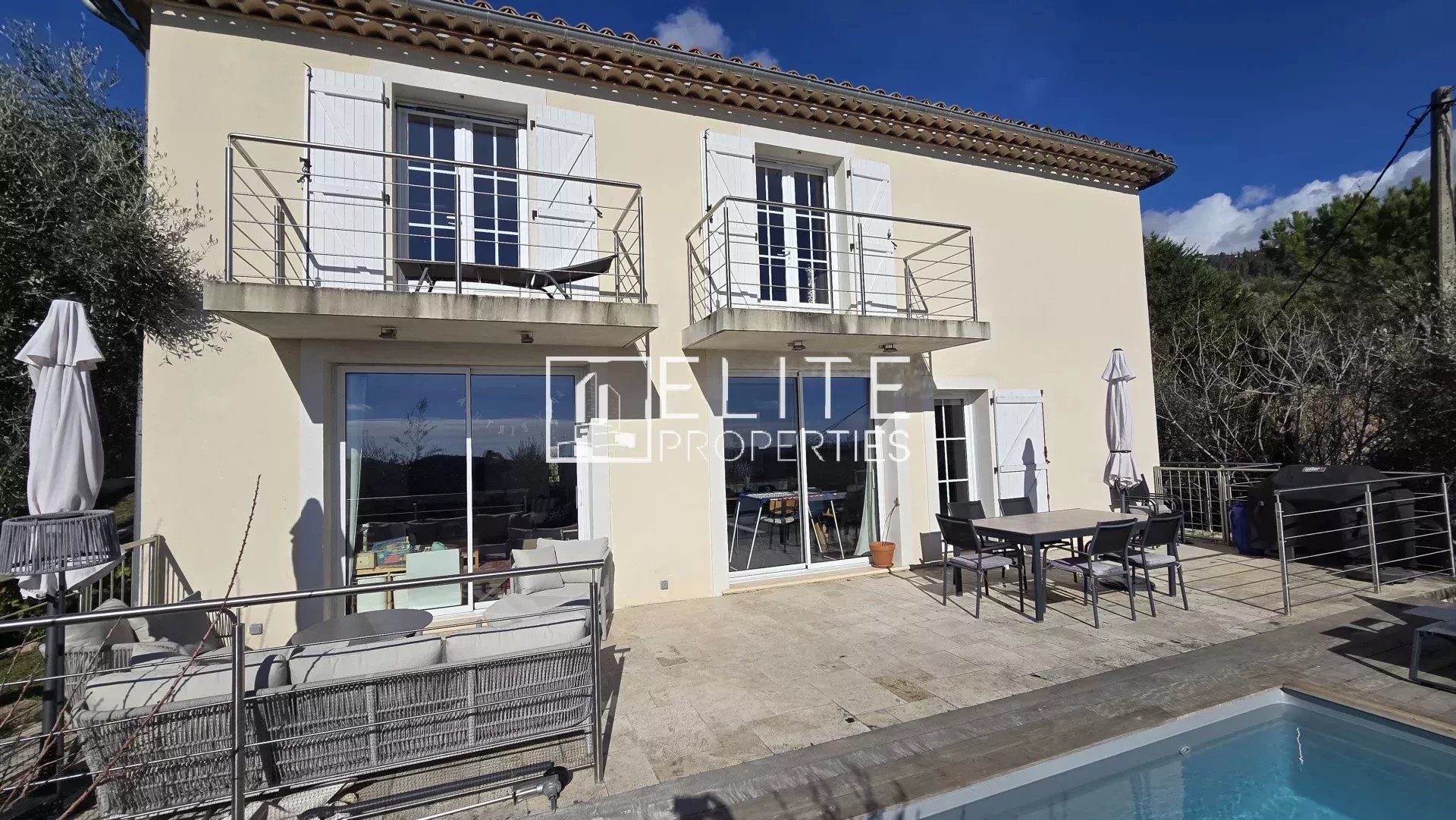 MAISON 6 PIÈCES DE 146 m² – VUE PANORAMIQUE MER & PISCINE – CABRIS