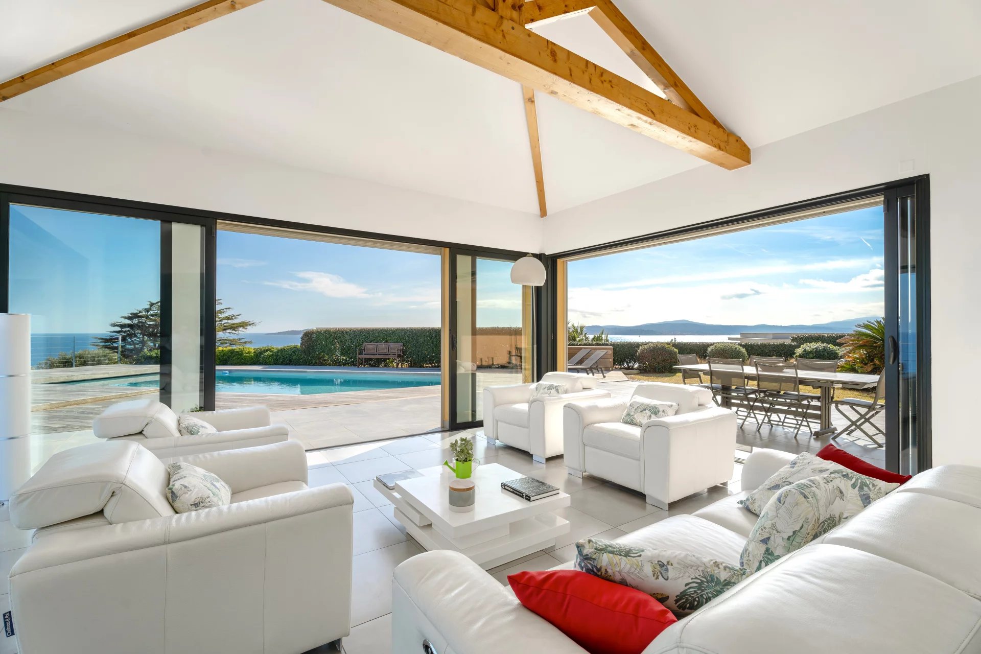 Villa vue mer panoramique à vendre à Sainte-Maxime