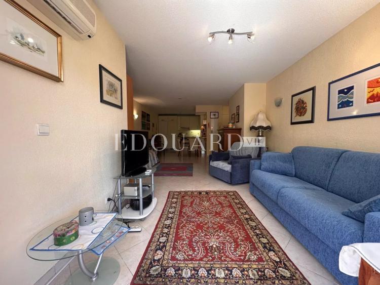 Grand deux pièces en excellent état avec belle terrasse et possibilité garage, exclusivité