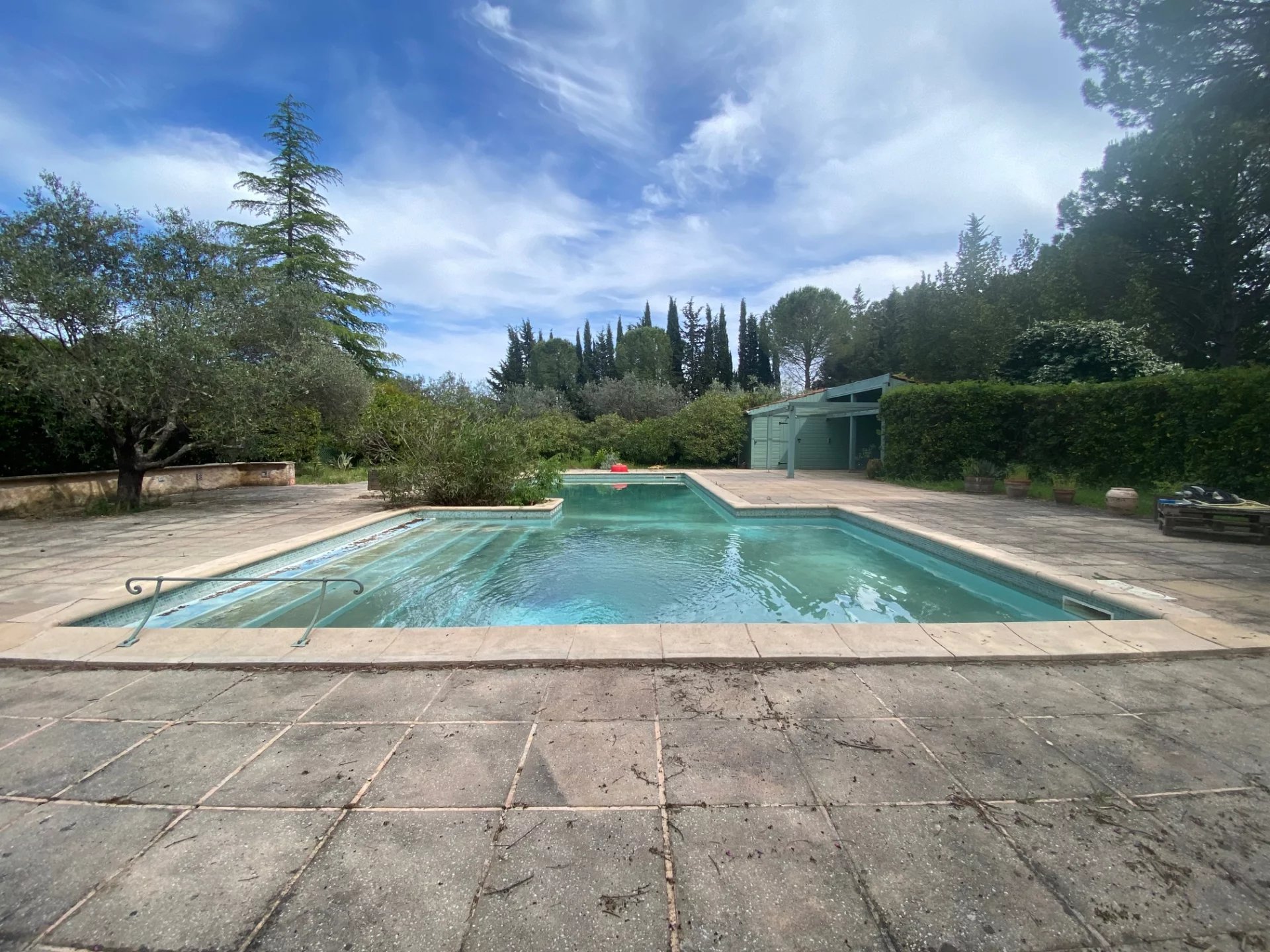 LORGUES BASTIDE DE CHARME DE 1789 DE 287 M2 SUR 2,5HA DE TERRAIN