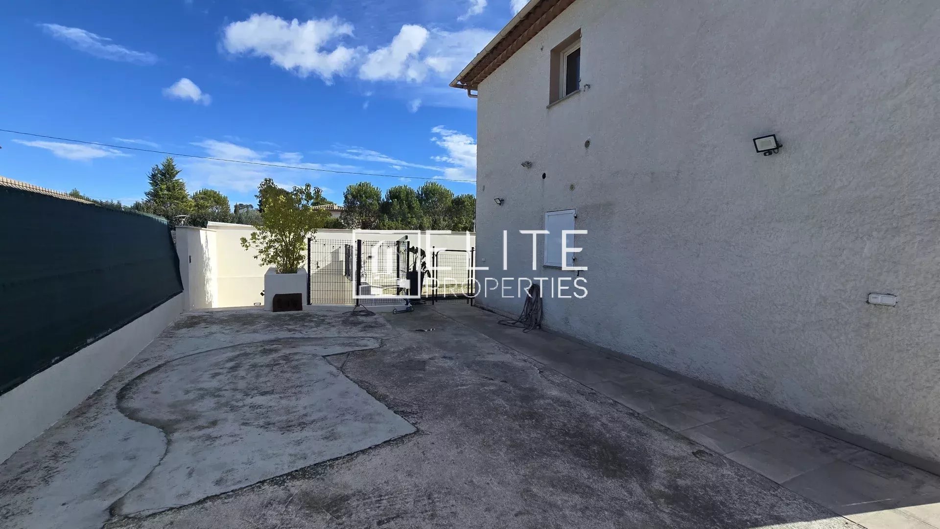 MAISON 7 PIÈCES DE 255 m² – GRASSE