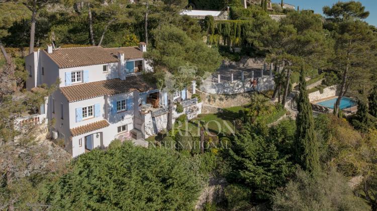 Èze – Élégante villa provençale avec vue mer exceptionnelle