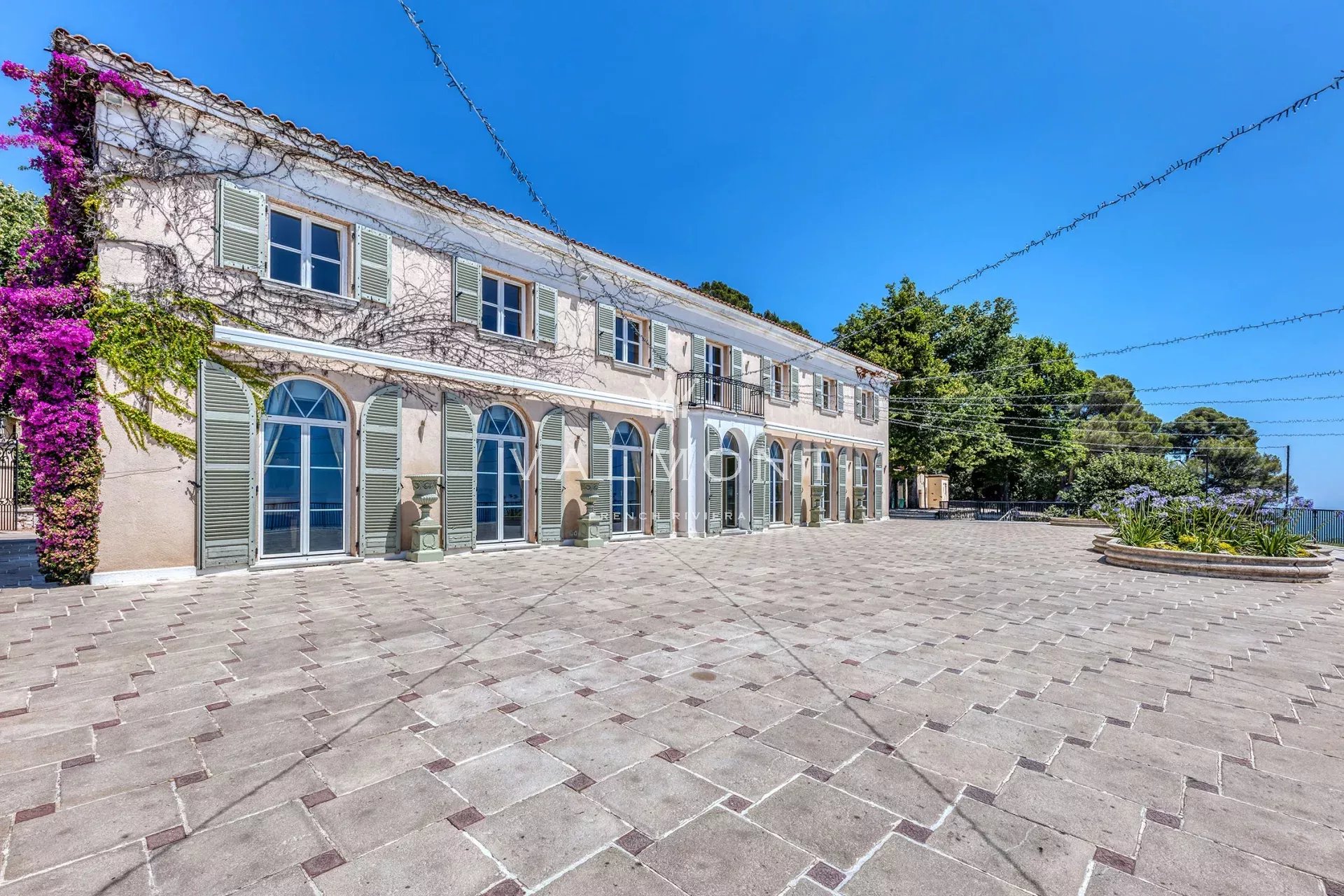 DOMAINE MAJESTUEUX ENTRE TERRE ET CIEL
