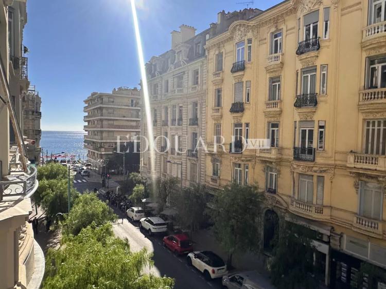Charmant trois pièces avec agréable aperçu mer, dans magnifique immeuble classé avec conciergerie