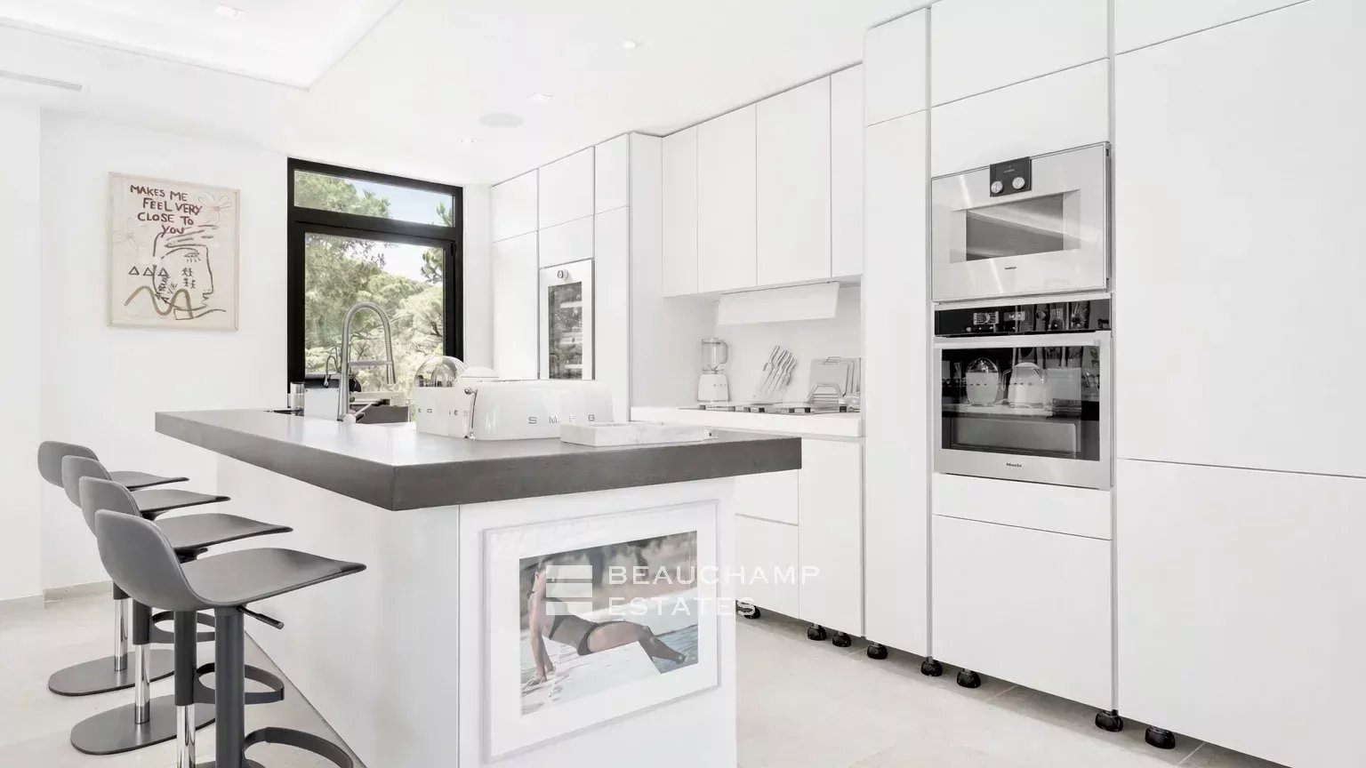 Villa contemporaine intimiste de luxe à pieds des plages de Pampelonne